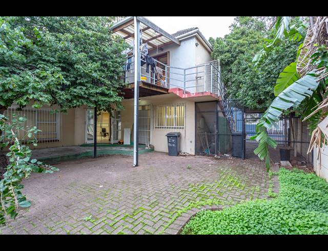 160M² OFFICE TO LET IN MOWBRAY
